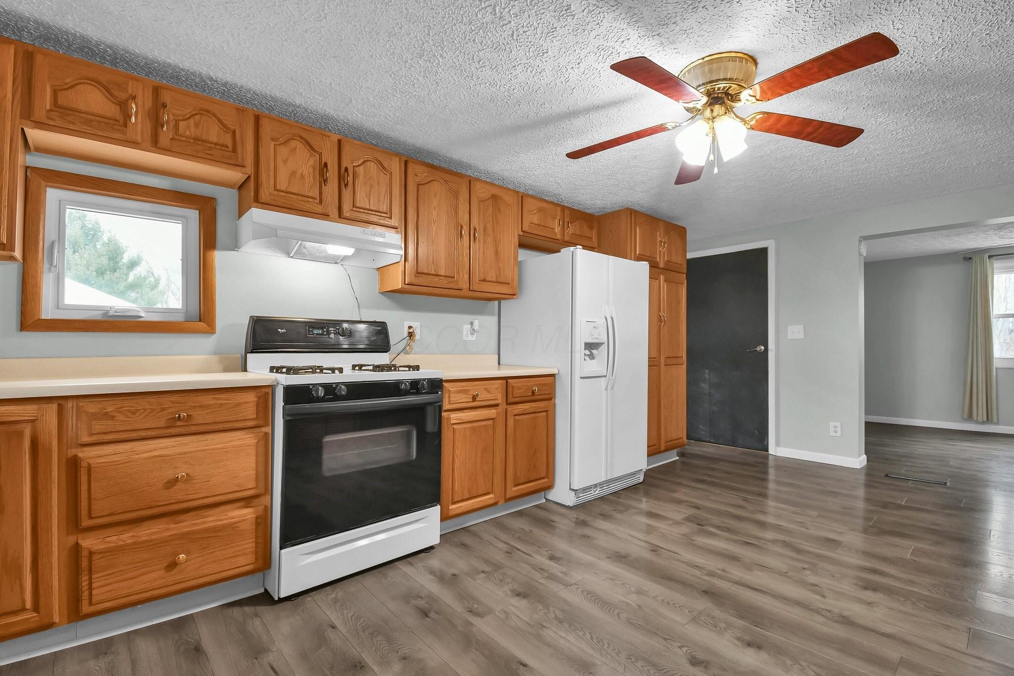 8091 Jacksontown Road Heath, OH 43056 - Photo 10 of 29 Kitchen.Appliances