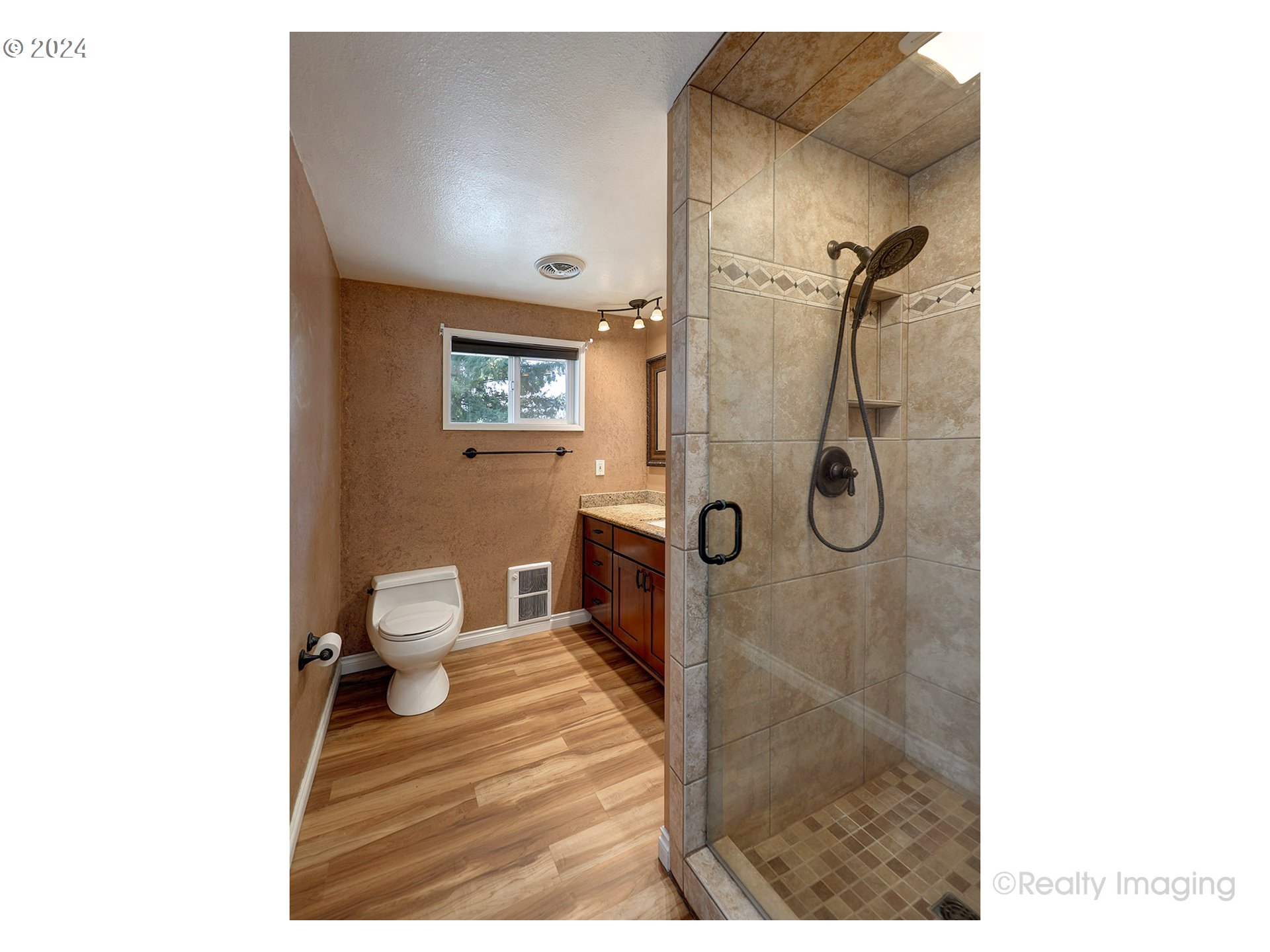 25165 Southeast Hoffmeister Road Damascus, OR 97089 - Photo 18 of 47 Owner's Suite Bathroom