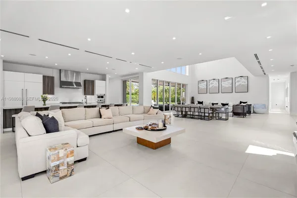 $8,970,000 | 6285 Old Cutler Road, Pinecrest, FL 33156