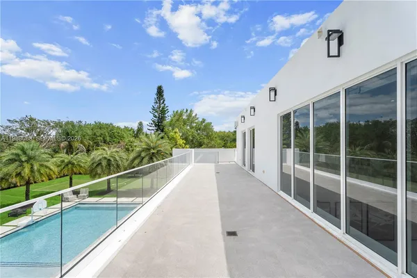 $8,970,000 | 6285 Old Cutler Road, Pinecrest, FL 33156