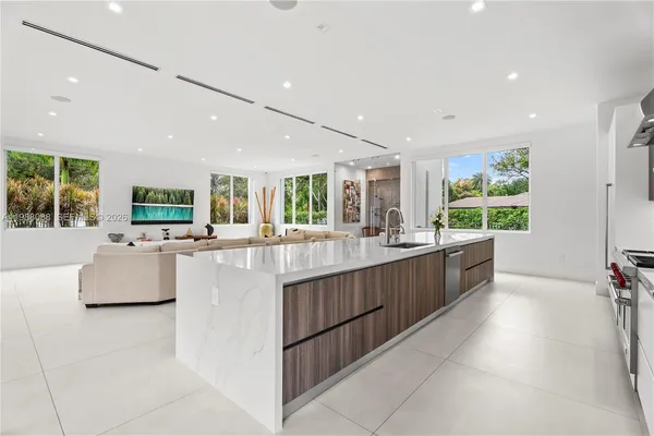 $8,970,000 | 6285 Old Cutler Road, Pinecrest, FL 33156