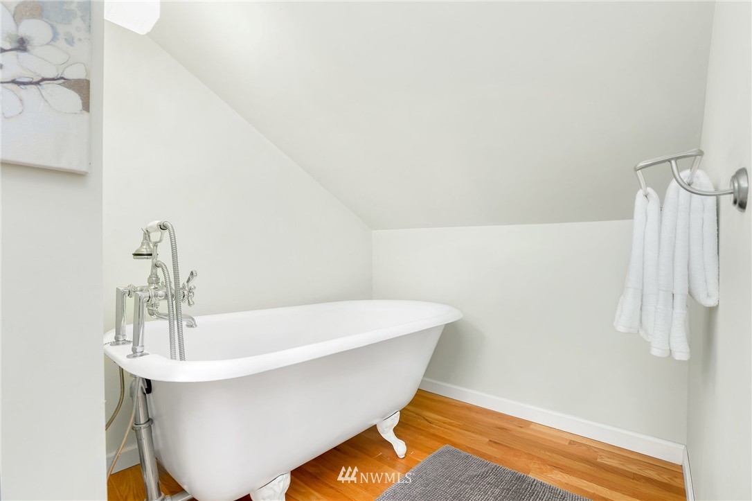3329 37th Avenue South Seattle, WA 98144 - Photo 17 of 24 Gallery Image 17