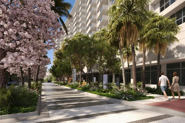 $360,000 | 100 Lincoln Road, Unit 501, Miami Beach, FL 33139