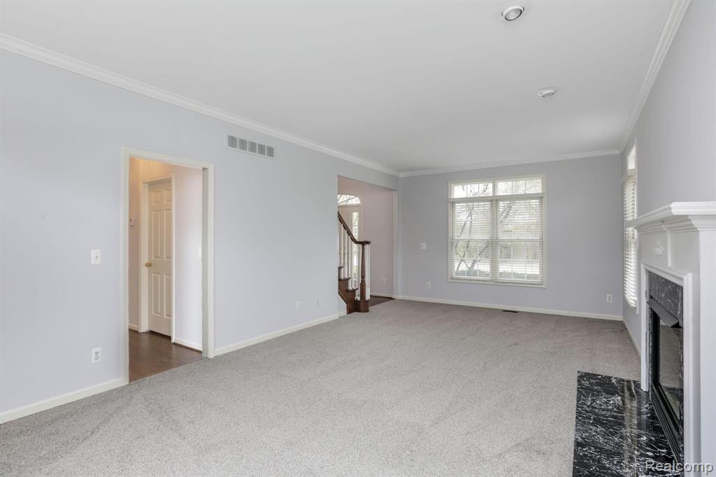 1110 Vernier Road Grosse Pointe Woods, MI 48236 - Photo 15 of 33