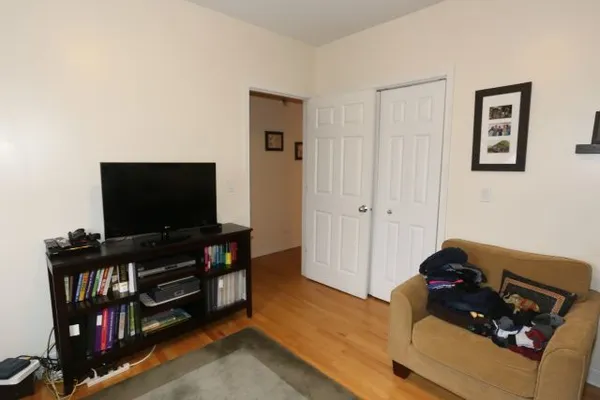 $3,500 | 3655 North Southport Avenue, Unit 2N, Chicago, IL 60613