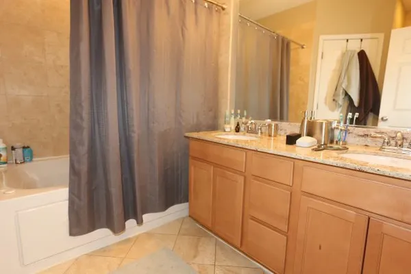 $3,500 | 3655 North Southport Avenue, Unit 2N, Chicago, IL 60613