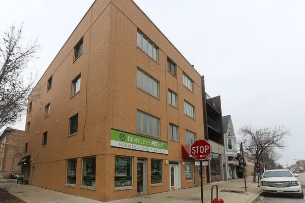 $3,500 | 3655 North Southport Avenue, Unit 2N, Chicago, IL 60613