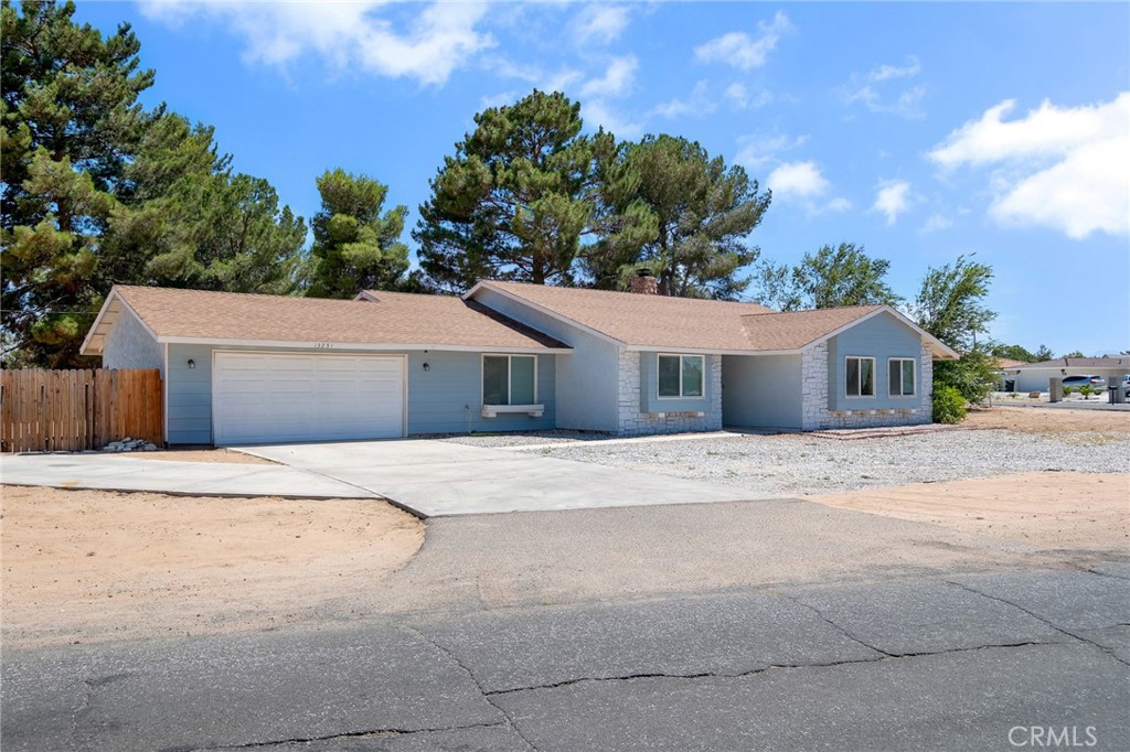 13251 Winona Road Apple Valley, CA 92308 - Photo 3 of 36