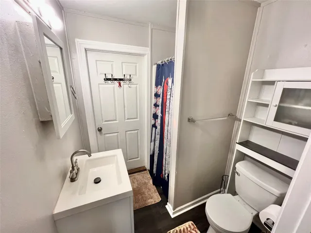 $219,900 | 917 Ridgecrest Street, Angleton, TX 77515