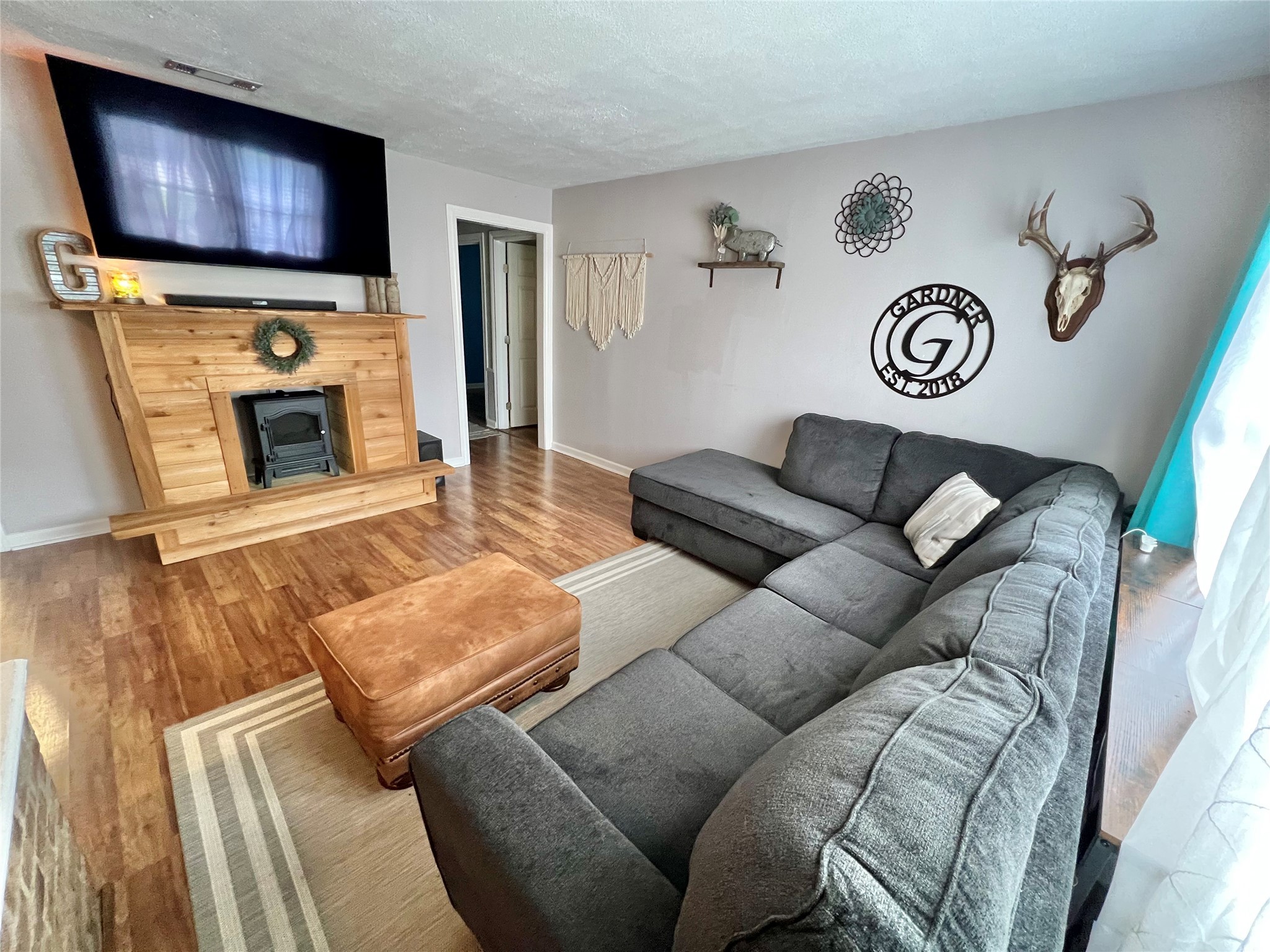 917 Ridgecrest Street Angleton, TX 77515 - Photo 4 of 38