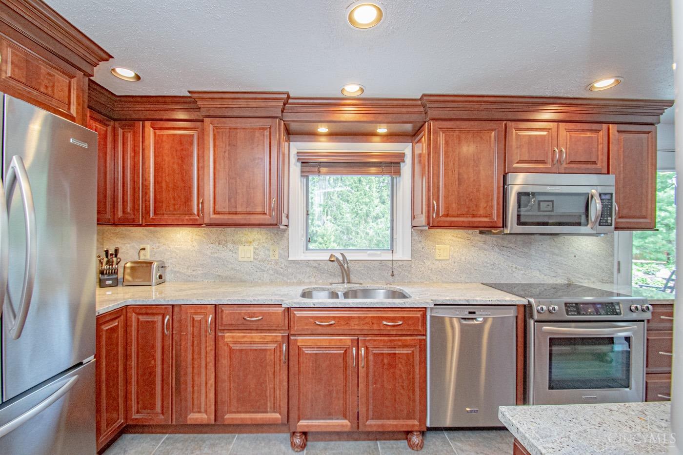 495 West Alex Bell Road Dayton, OH 45459 - Photo 11 of 34 Gallery Image 11