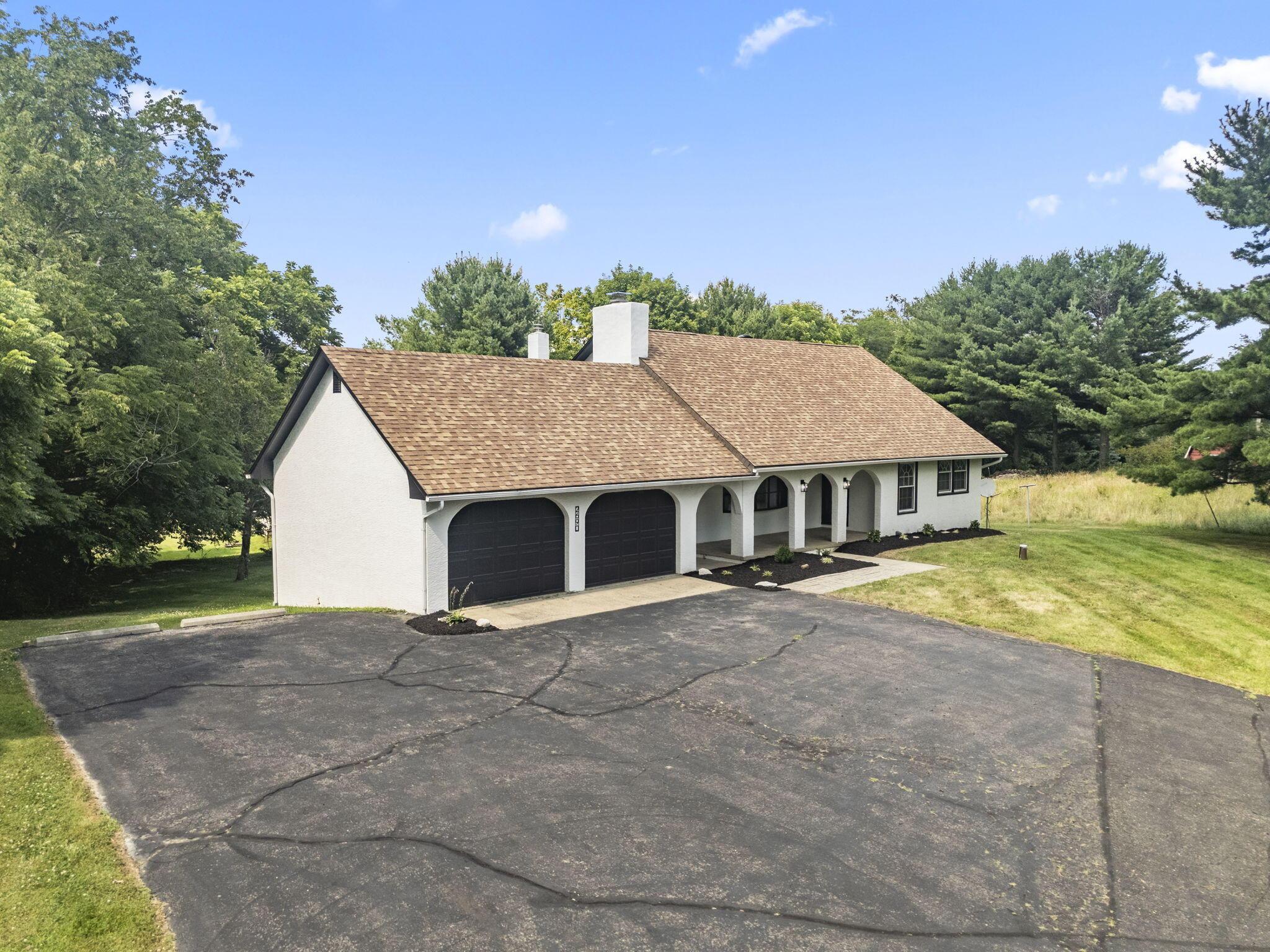 2690 Boving Road Southwest Lancaster, OH 43130 - Photo 3 of 86 108-web-or-mls-DJI_20260709161804_0053_D