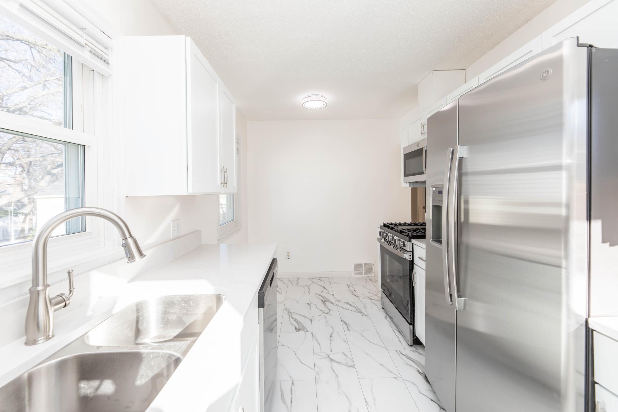 2139 Highland Place Columbia Heights, MN 55421 - Photo 4 of 42