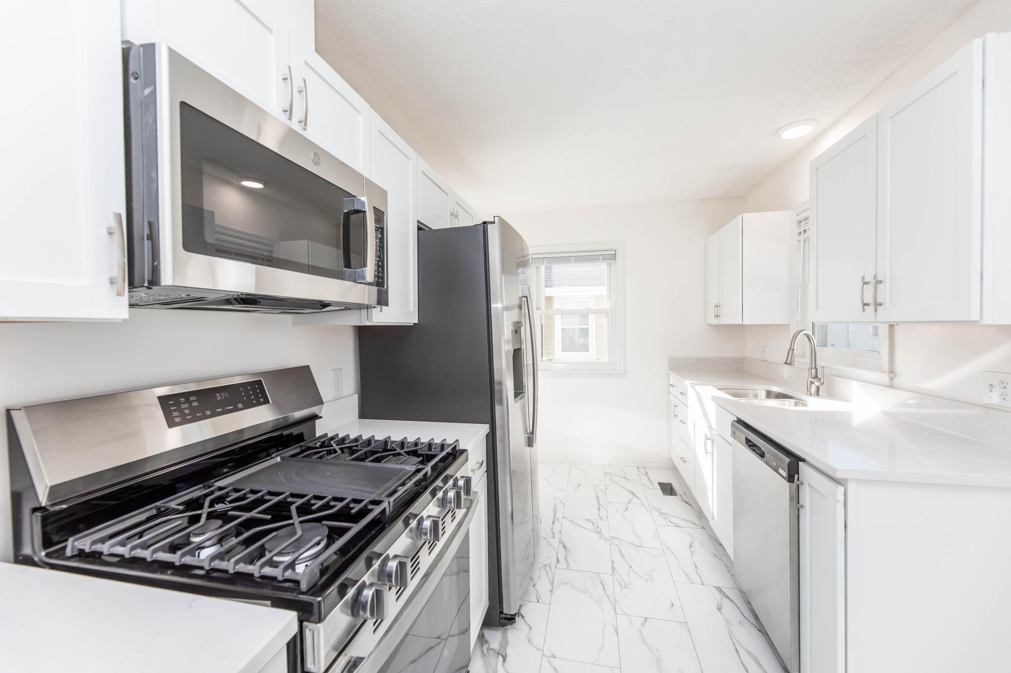 2139 Highland Place Columbia Heights, MN 55421 - Photo 5 of 42