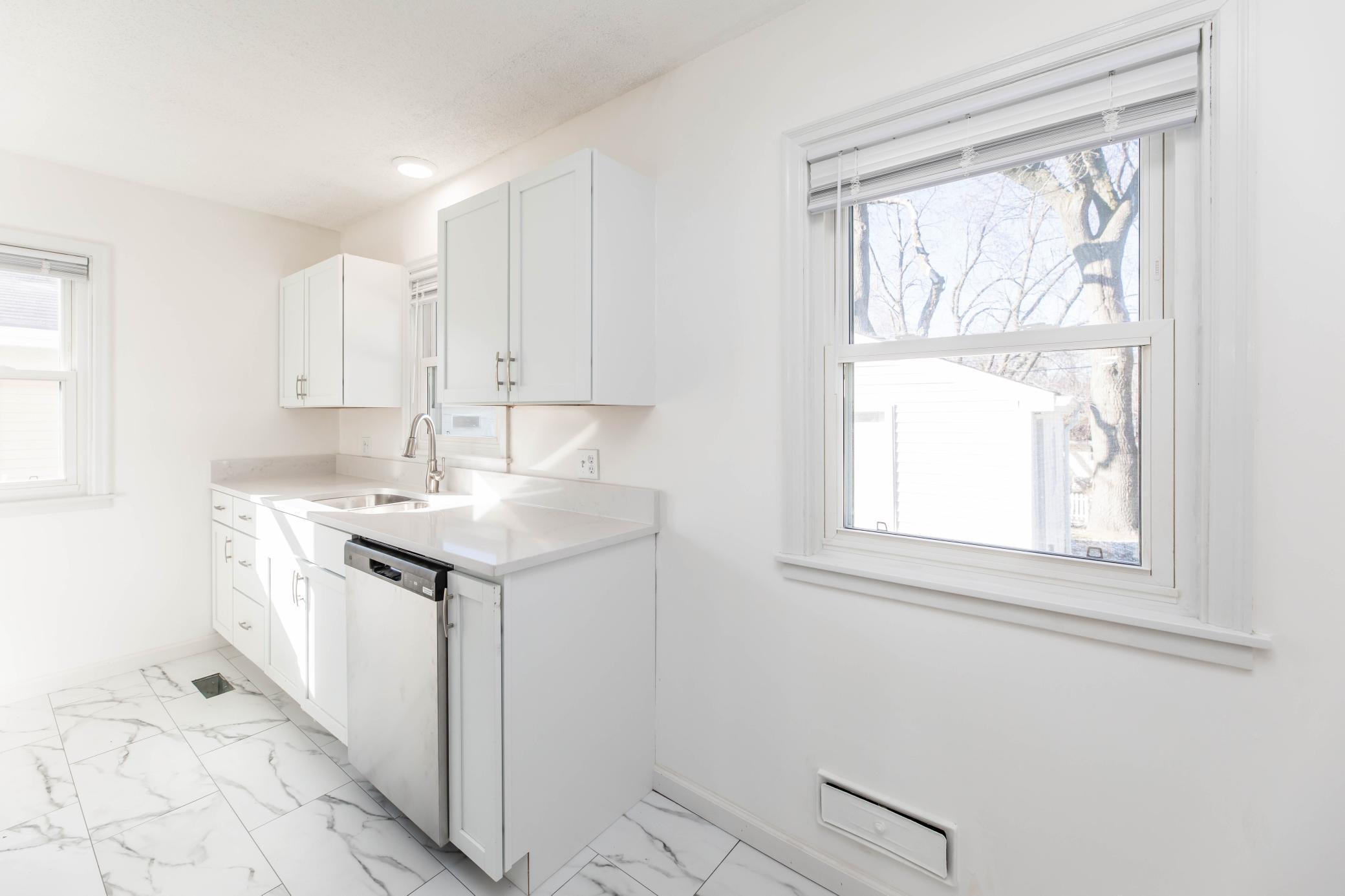 2139 Highland Place Columbia Heights, MN 55421 - Photo 8 of 42