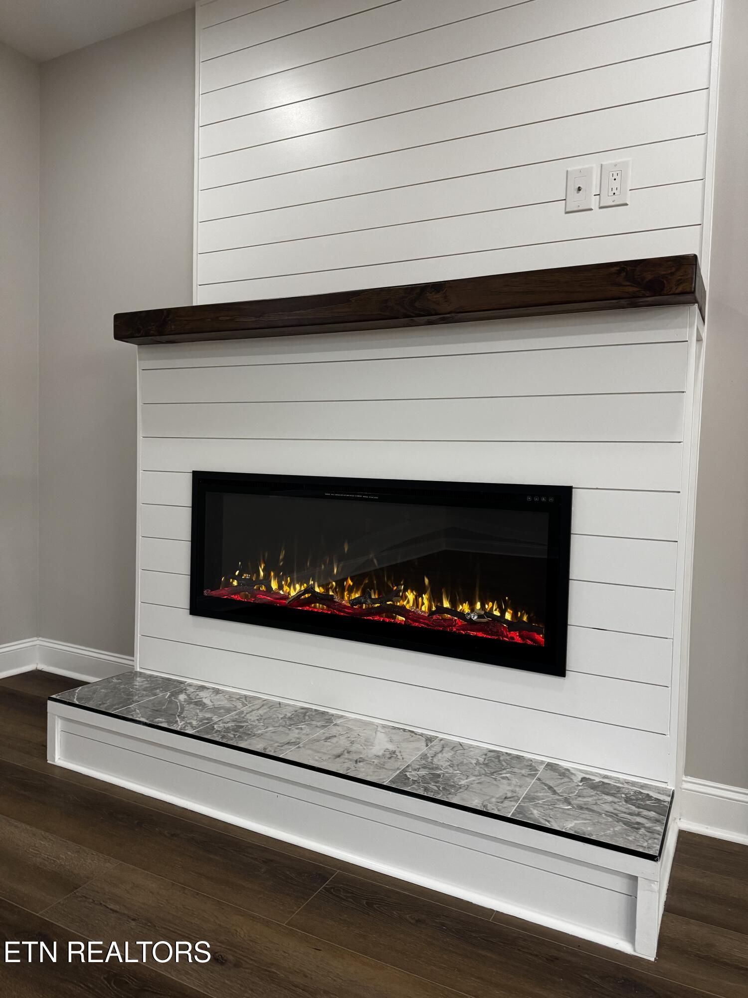 1545 Slover Springs Road Dandridge, TN 37725 - Photo 12 of 51 Family Room