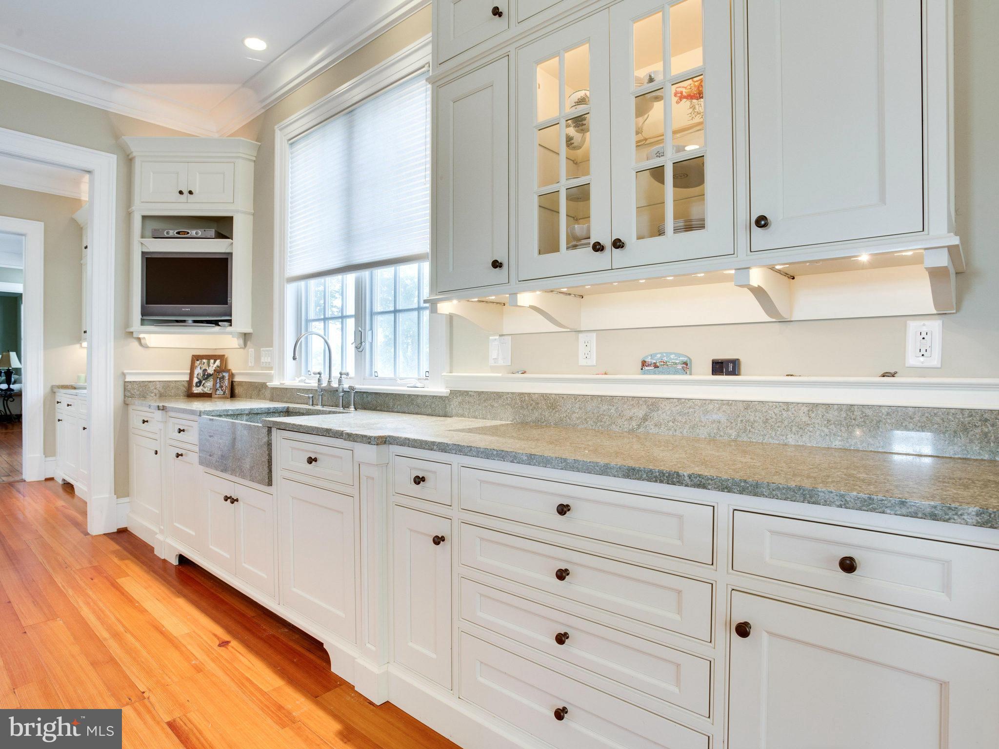 3287 Davidsonville Road Davidsonville, MD 21035 - Photo 11 of 30 Kitchen