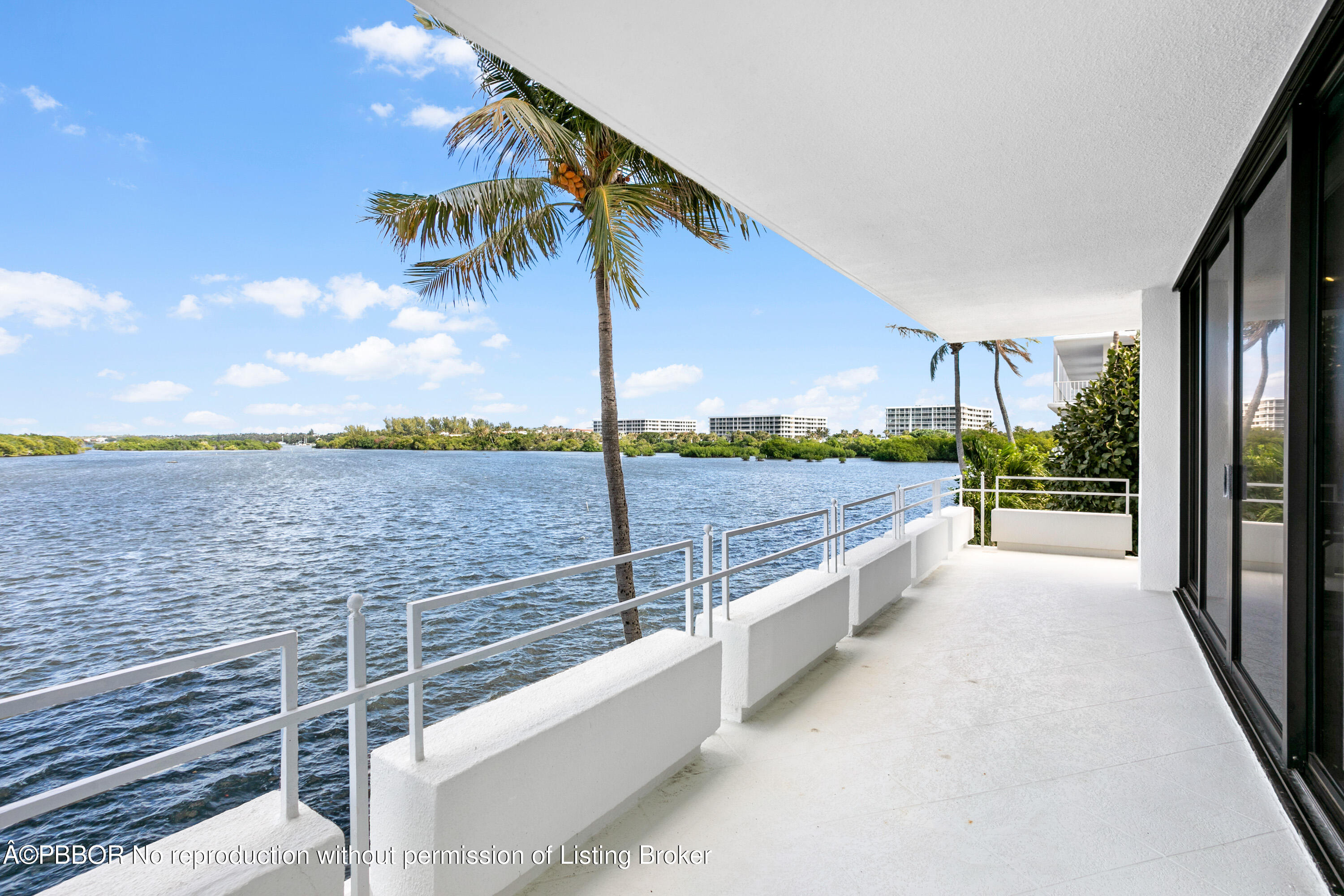 2150 Ibis Isle Road, Unit 7 Palm Beach, FL 33480 - Photo 7 of 49 a view of a terrace