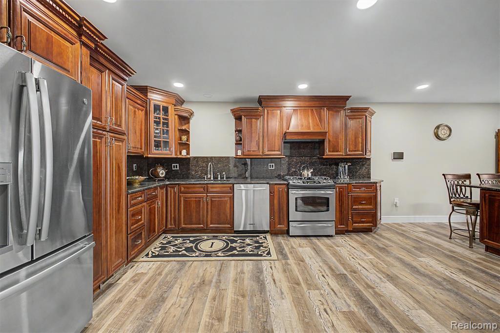 816 North Beech Daly Road Dearborn Heights, MI 48127 - Photo 15 of 47