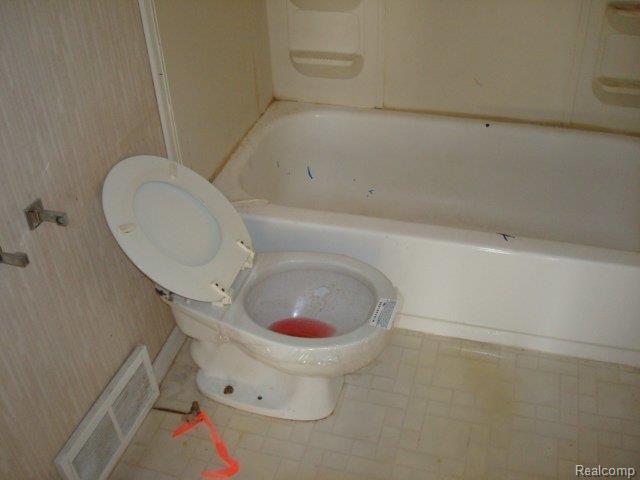 1803 Manse Road Waterford, MI 48328 - Photo 7 of 8 Bath 1.JPG