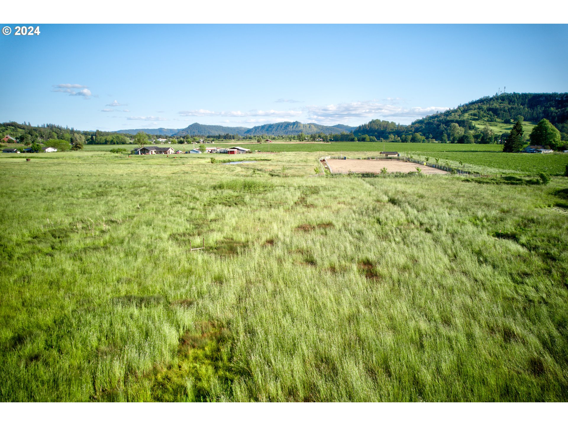 0 Healy Road, Unit 402 Roseburg, OR 97471 - Photo 17 of 24 a view of a city and an ocean