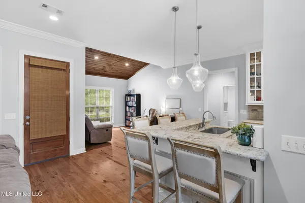 $475,000 | 105 Camden Lake Circle, Madison, MS 39110