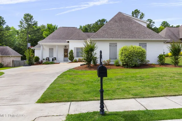 $480,000 | 105 Camden Lake Circle, Madison, MS 39110