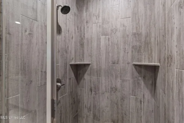 $475,000 | 105 Camden Lake Circle, Madison, MS 39110