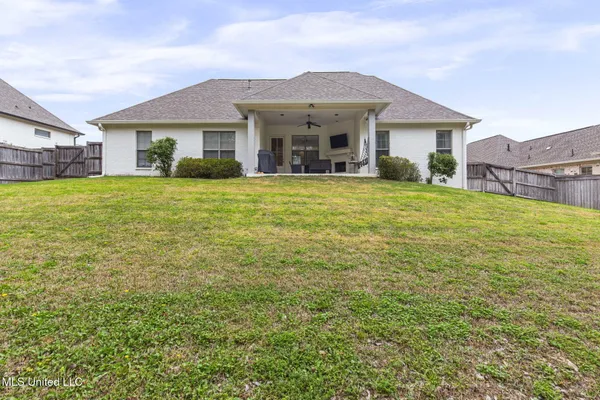 $475,000 | 105 Camden Lake Circle, Madison, MS 39110