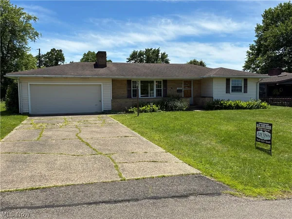 $174,000 | 1629 Woodland Drive, Coshocton, OH 43812