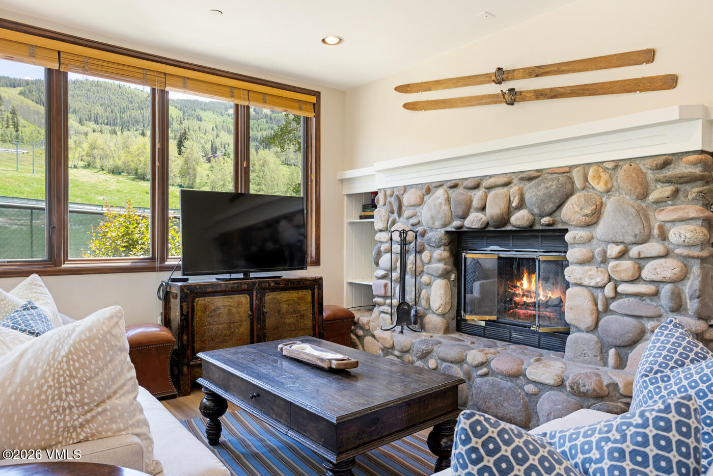 15 Highlands Lane, Unit R204 Beaver Creek, CO 81620 - Photo 3 of 33 Living Room