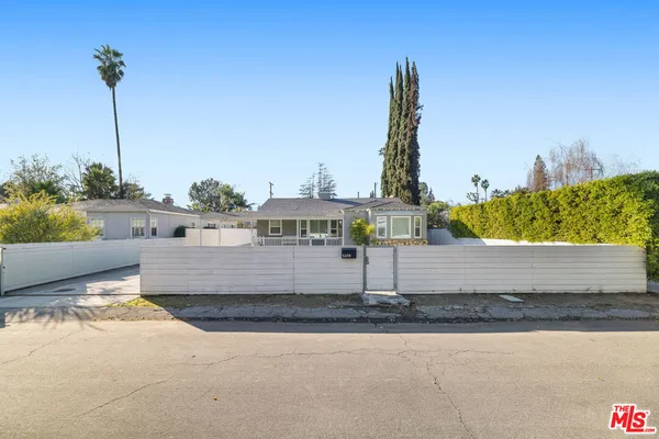 a view of outdoor space with city view