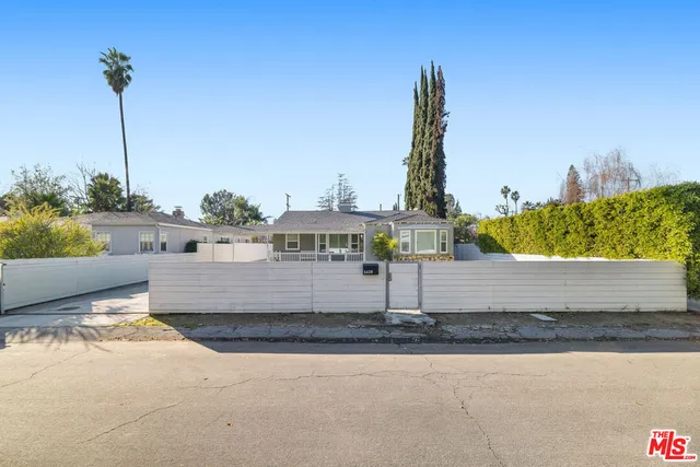 a view of outdoor space with city view