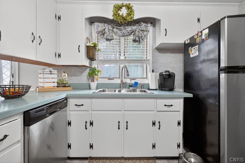 107 Sheraton Road Onondaga, NY 13219 - Photo 15 of 40 Kitchen - newly painted cabinets