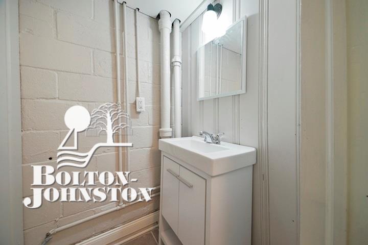 1675 Fairholme Road Grosse Pointe Woods, MI 48236 - Photo 26 of 33