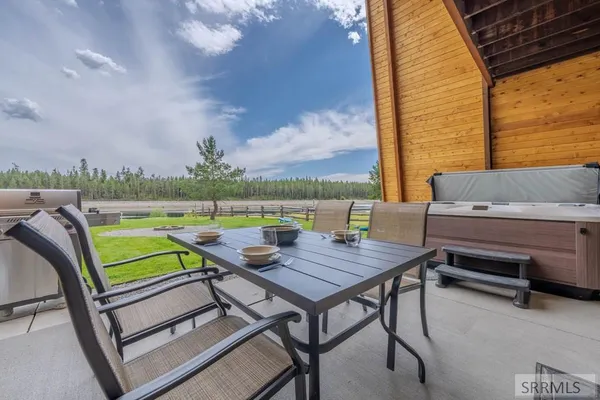 $1,990,000 | 3776 Snake River Road, Island Park, ID 83429