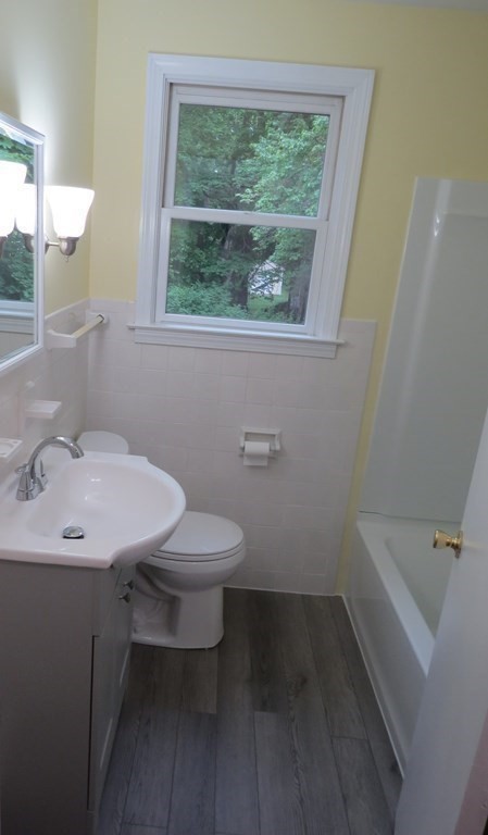 33 Northgate Road Northborough, MA 01532 - Photo 8 of 18 Gallery Image 8