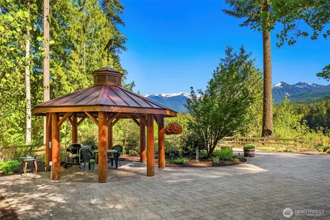 a view of outdoor space yard and deck