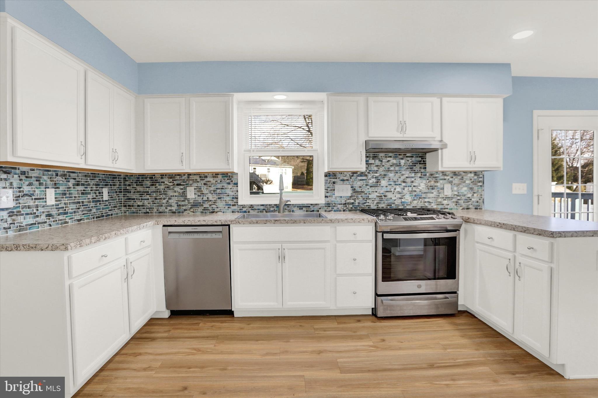 645 West 1st Street Boiling Springs, PA 17007 - Photo 12 of 55