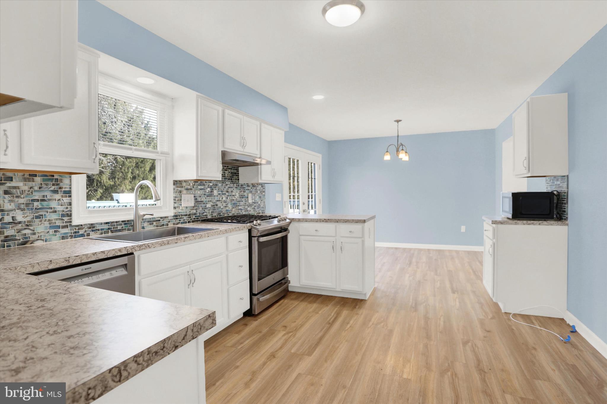 645 West 1st Street Boiling Springs, PA 17007 - Photo 13 of 55