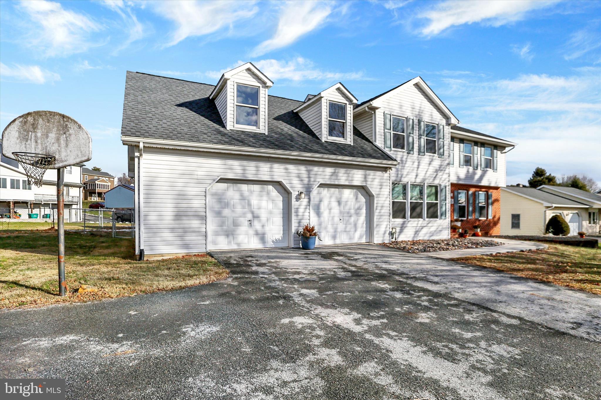 645 West 1st Street Boiling Springs, PA 17007 - Photo 3 of 55