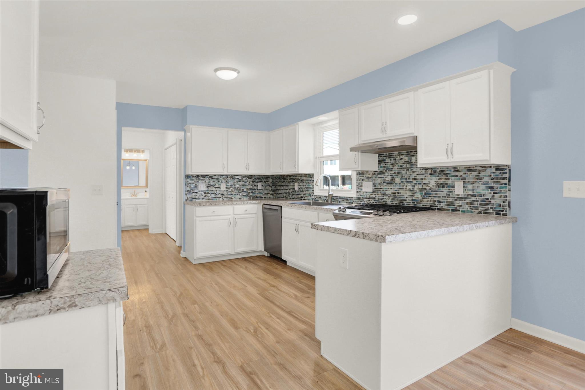 645 West 1st Street Boiling Springs, PA 17007 - Photo 8 of 55