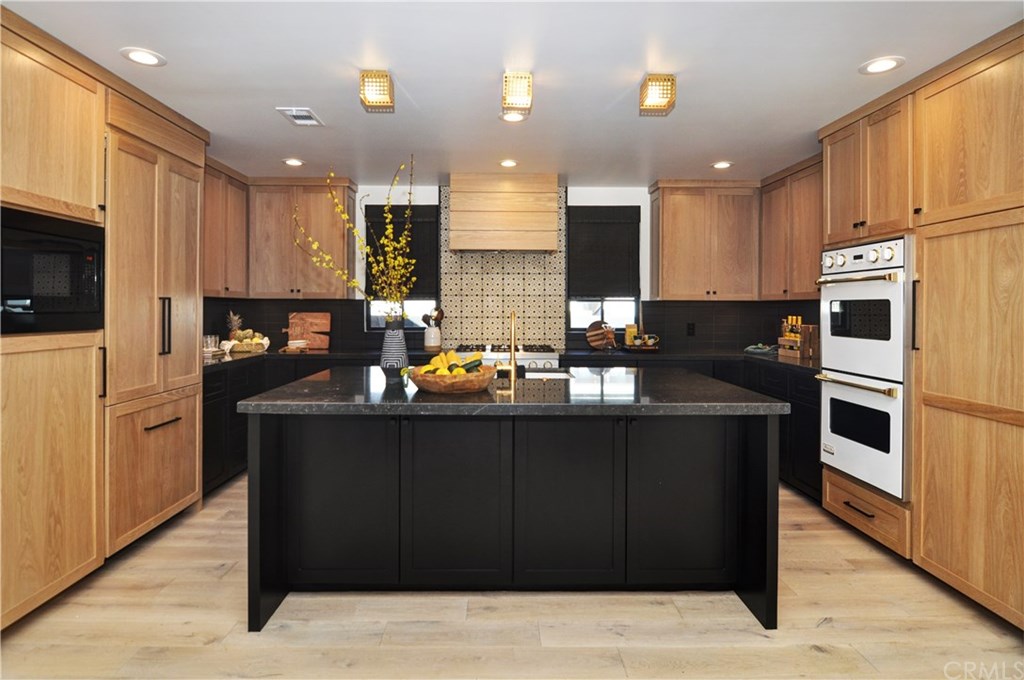 180 Broadway Costa Mesa, CA 92627 - Photo 8 of 26