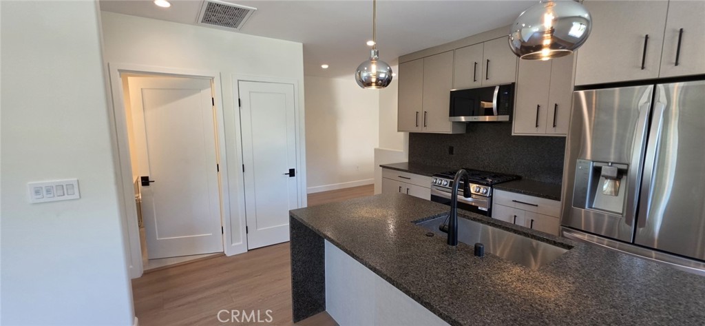76 Seton Road, Unit 2 Irvine, CA 92612 - Photo 12 of 58