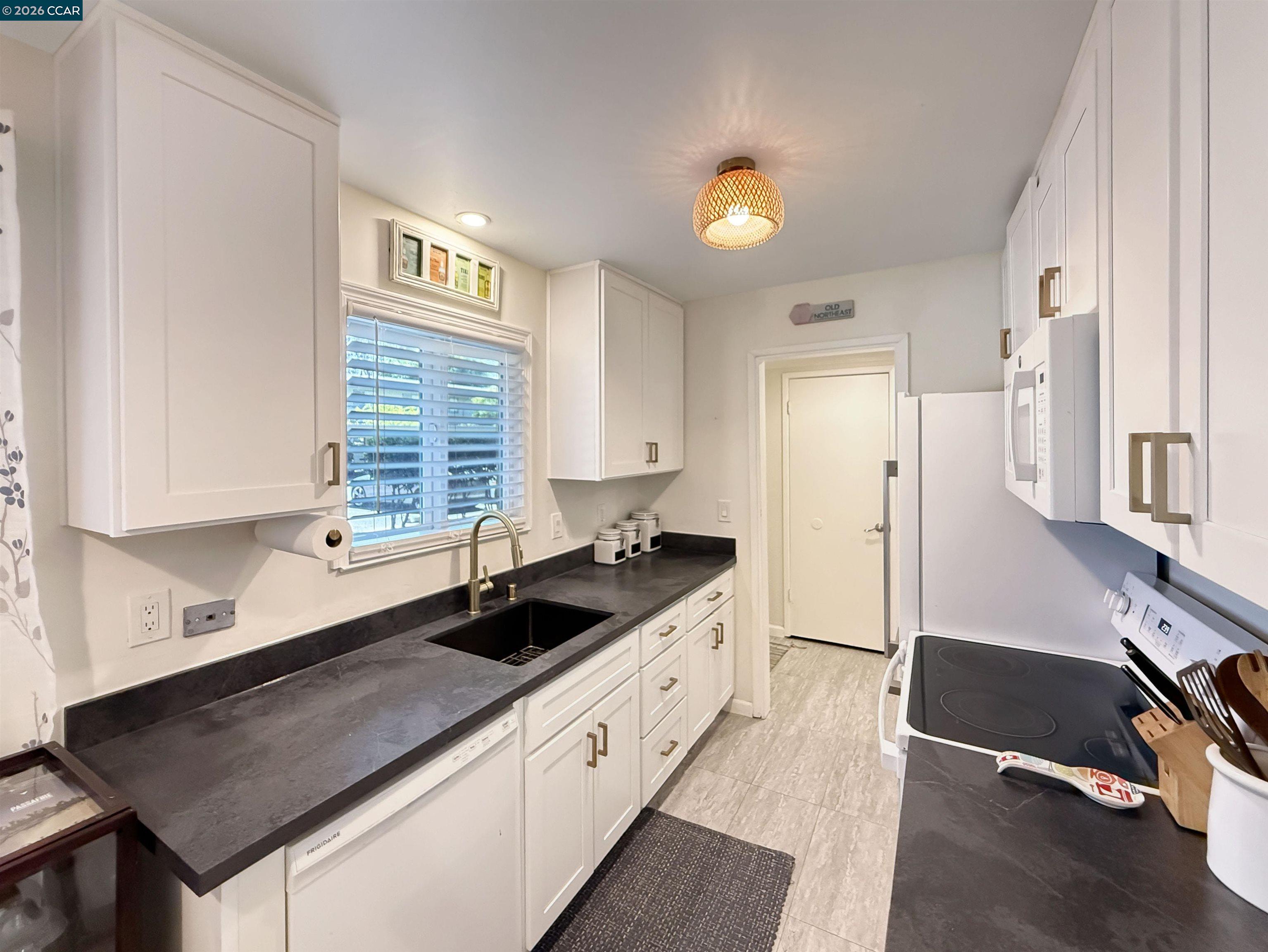 2548 Jones Road, Unit 10 Walnut Creek, CA 94597 - Photo 8 of 48