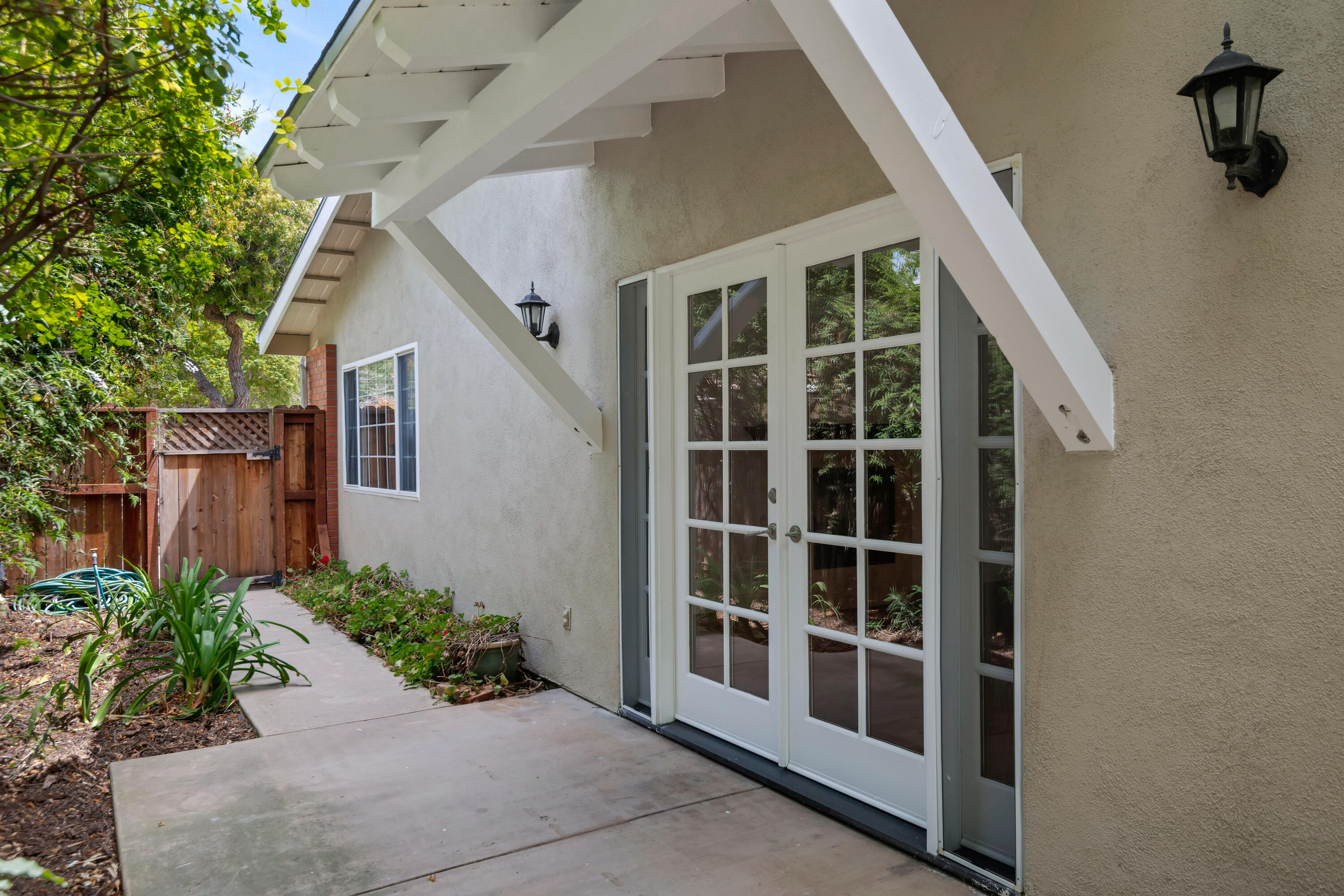 5871 Cathedral Oaks Road Goleta, CA 93117 - Photo 45 of 58 46-Guest Suite - Entrance