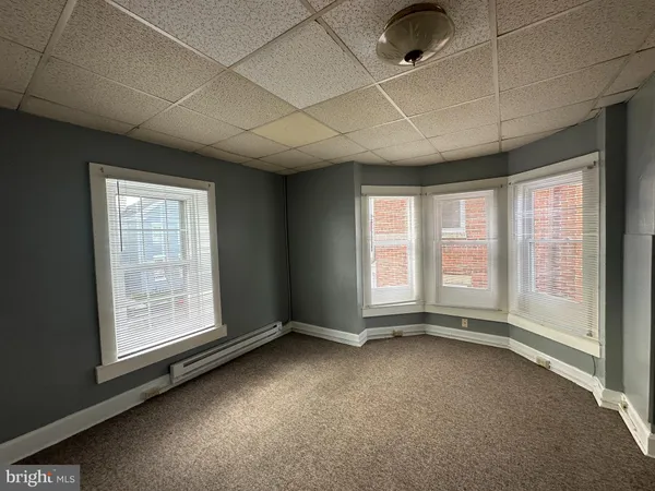 $1,050 | 605 North Mulberry Street, Unit 2, Hagerstown, MD 21740