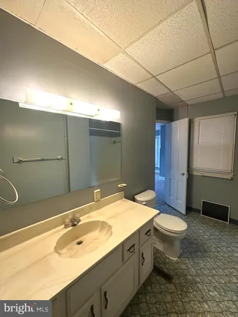 $1,050 | 605 North Mulberry Street, Unit 2, Hagerstown, MD 21740