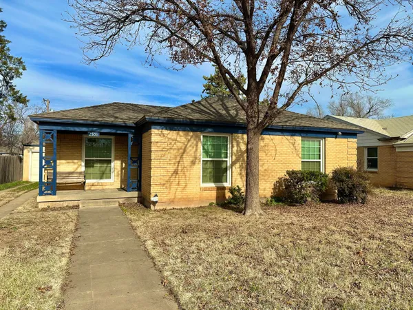 $1,195 | 2508 31st Street, Lubbock, TX 79410