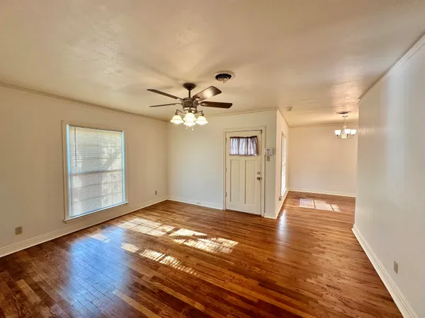 $1,195 | 2508 31st Street, Lubbock, TX 79410